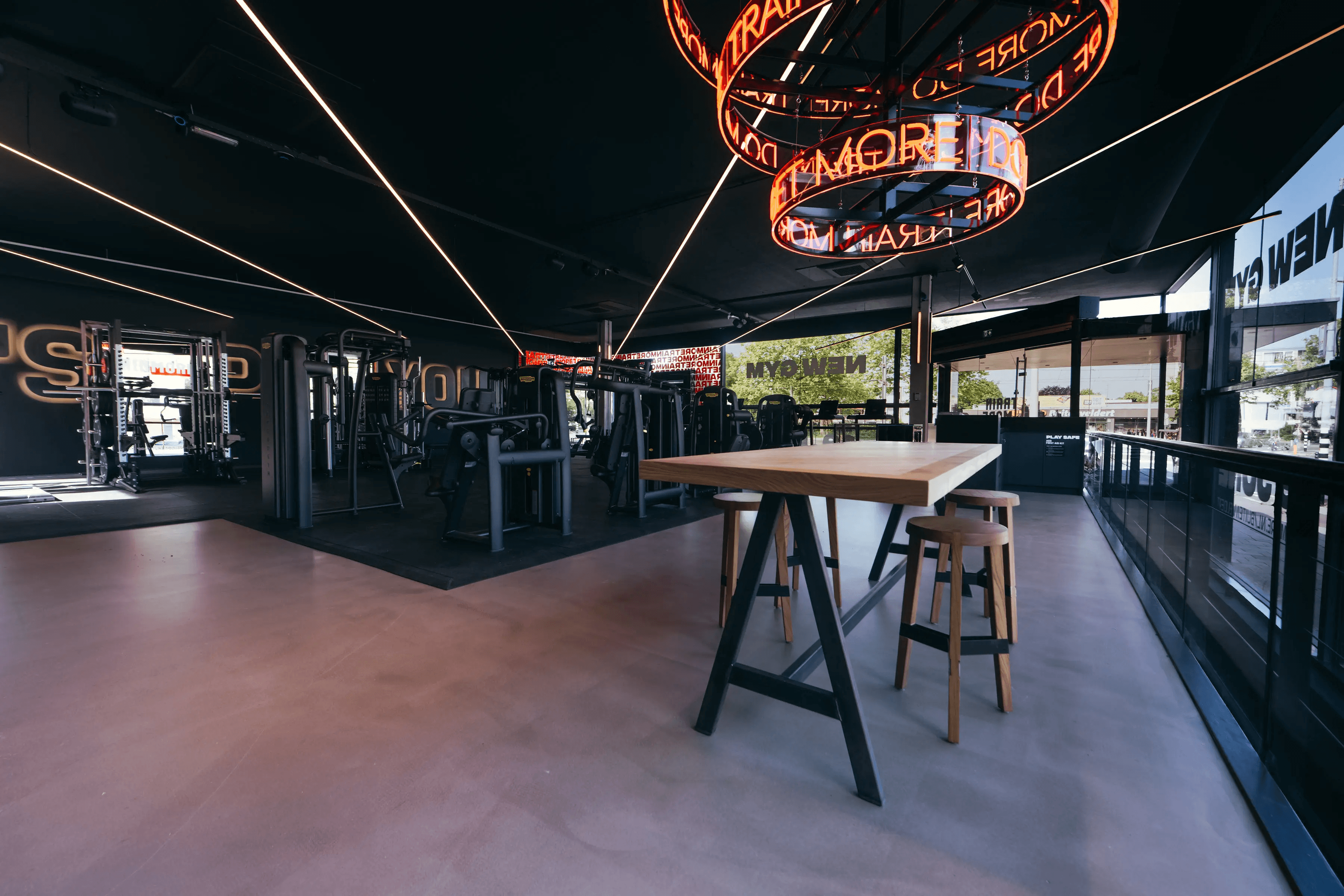 Trainmore Buitenveldert — training floor